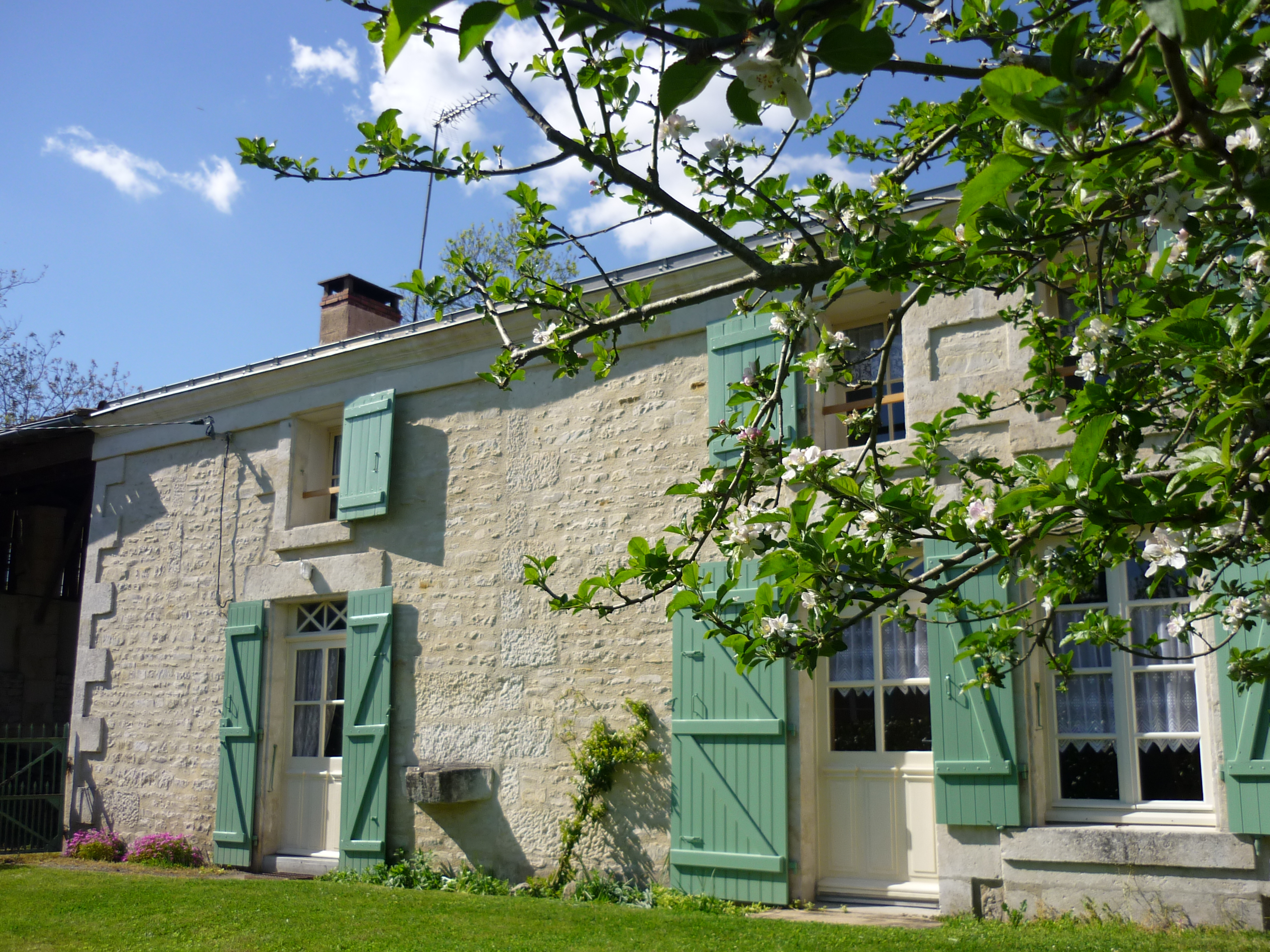 MAISON MARAÎCHINE EN BORDURE DE SÈVRE Locations et Gîtes LE MAZEAU
