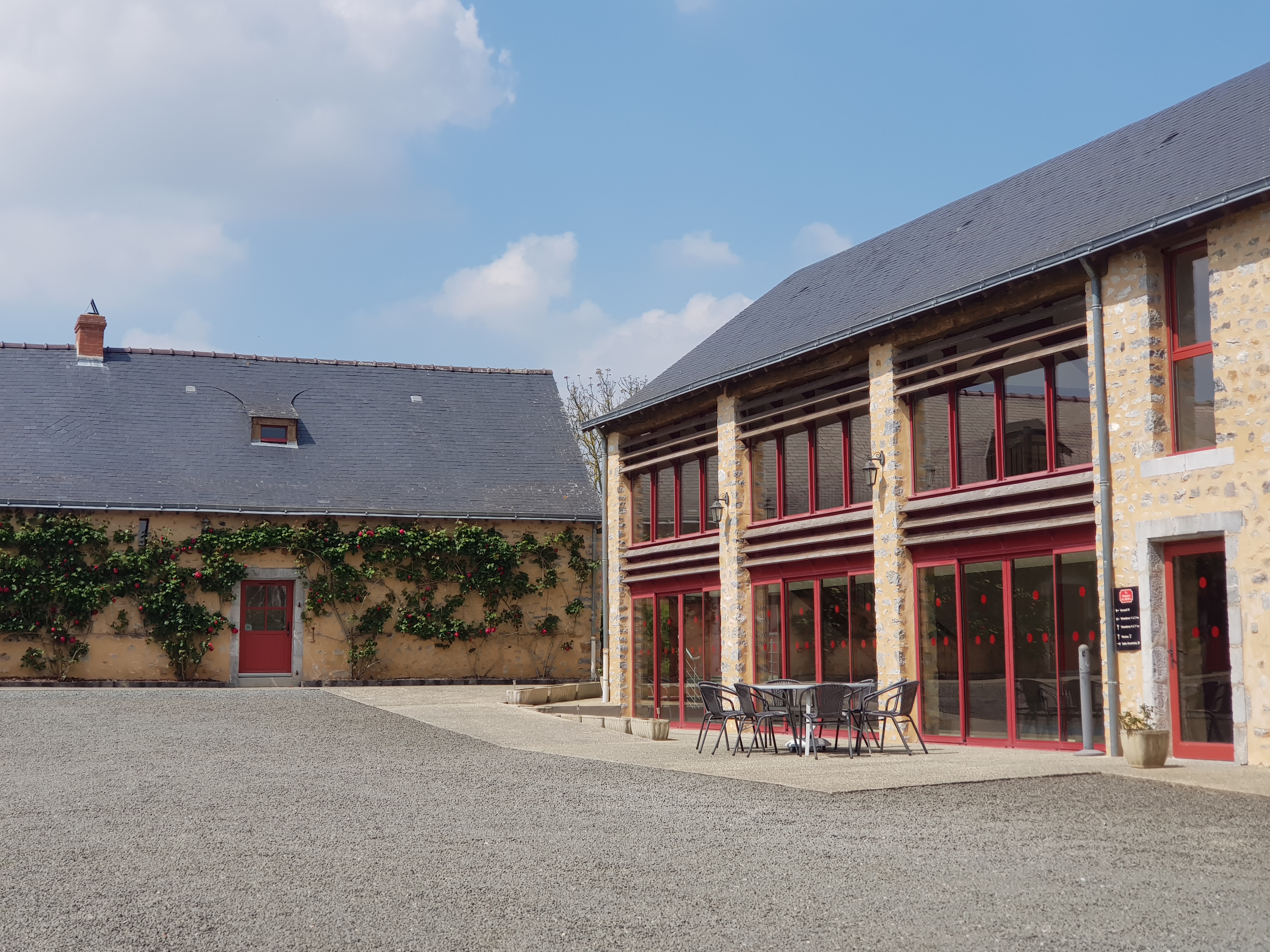 GÎTE DE GROUPE – LE DOMAINE DES HALLAIS