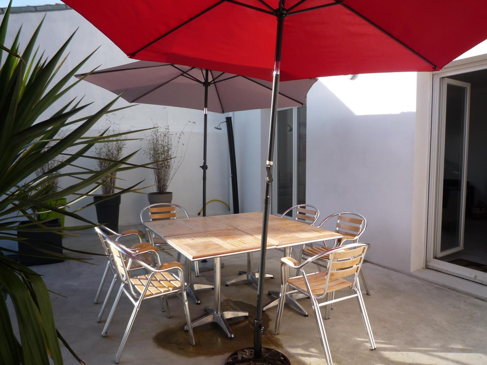 ENOVA Les%20Sables%20d%20Olonne%20Pool%20TERRASSE%20TISON