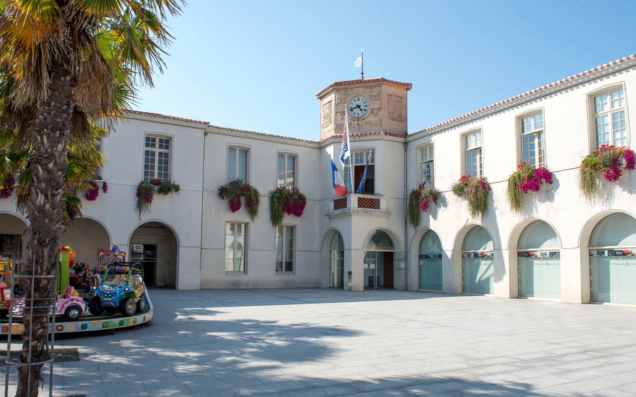 Pays des Olonnes ParvisMairie-CreditAntoineMartineau-SIT