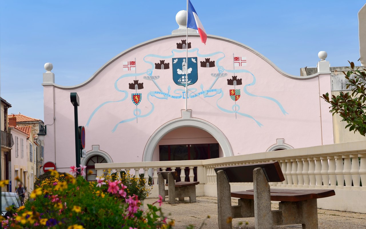 Pays des Olonnes Salle-des-Fetes-de-La-Chaume-Credit-Jacques-Boulissiere_1